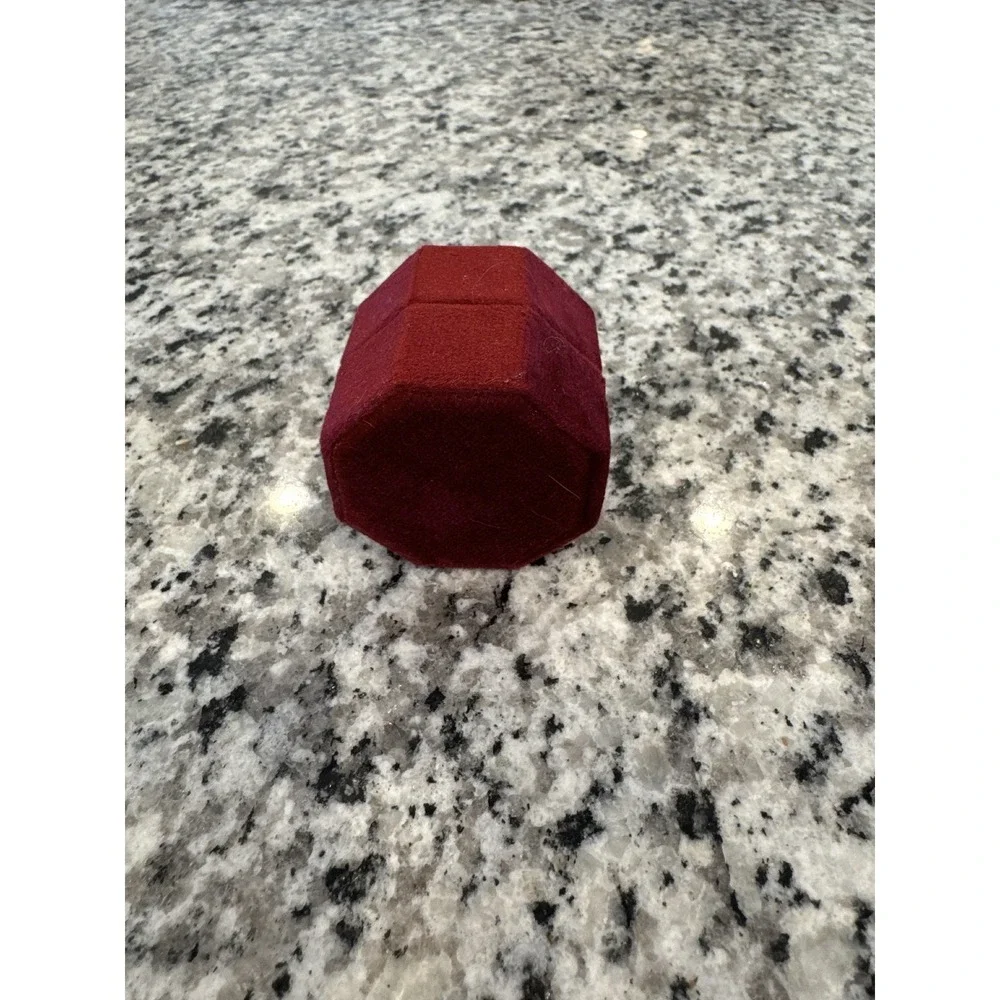 Velvet Octagon Ring Jewelry Box‎ Display Case Holder Storage Red